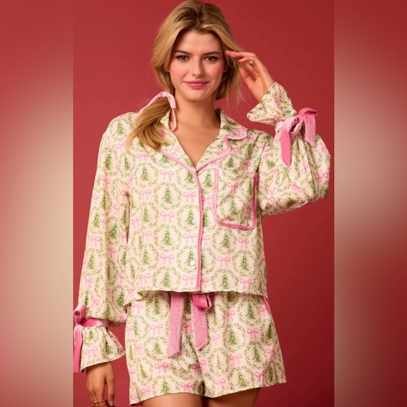 NEW Pink Satin Christmas Tree Pajama Set Size Large 💞🎄💞 - Picture 6 of 9